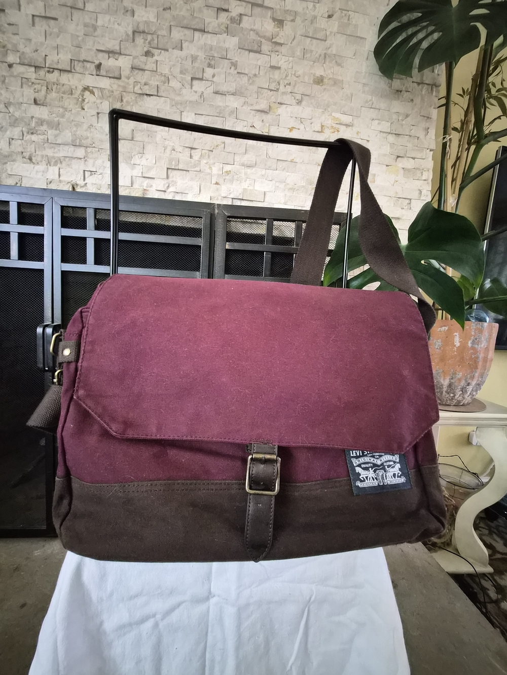 Levi's Men's Canvas Messenger Bag - Burgundy and Brown